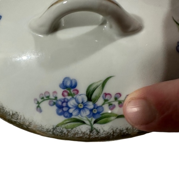 Vtg Forget Me Not White & Blue Flowers Glazed Stoneware Trinket Dish & Lid 7x4” - Picture 10 of 11
